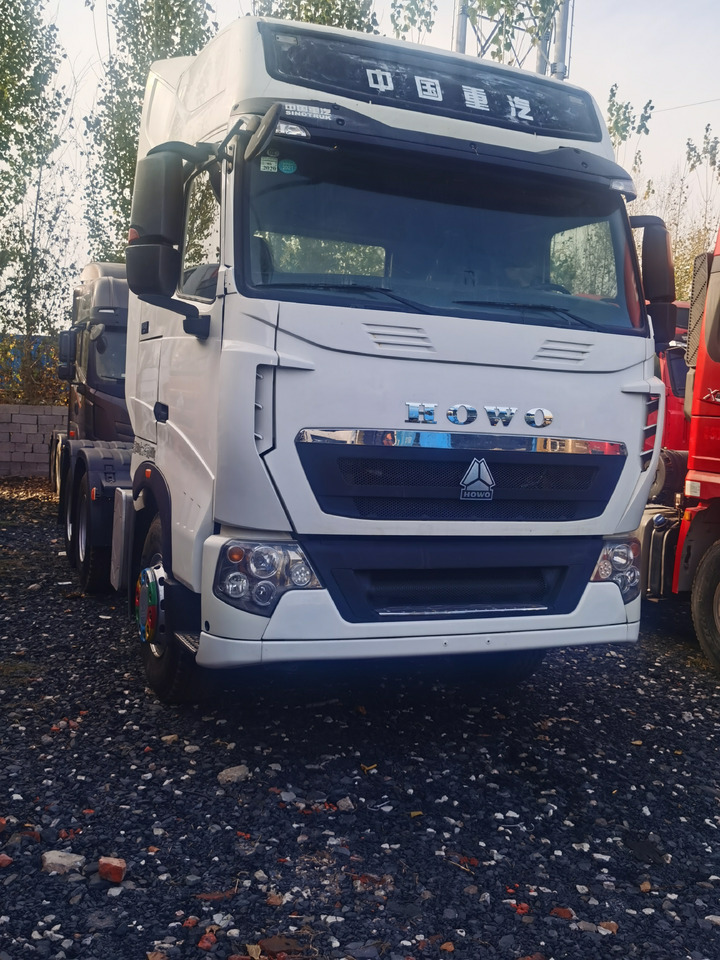 SINOTRUCK HOWO - Cap tractor: Foto 1 SINOTRUCK HOWO - Cap tractor: Foto 1
