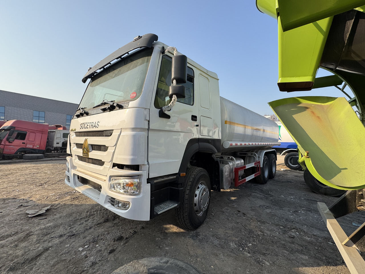 HOWO - Camion cisternă: Foto 4 HOWO - Camion cisternă: Foto 4
