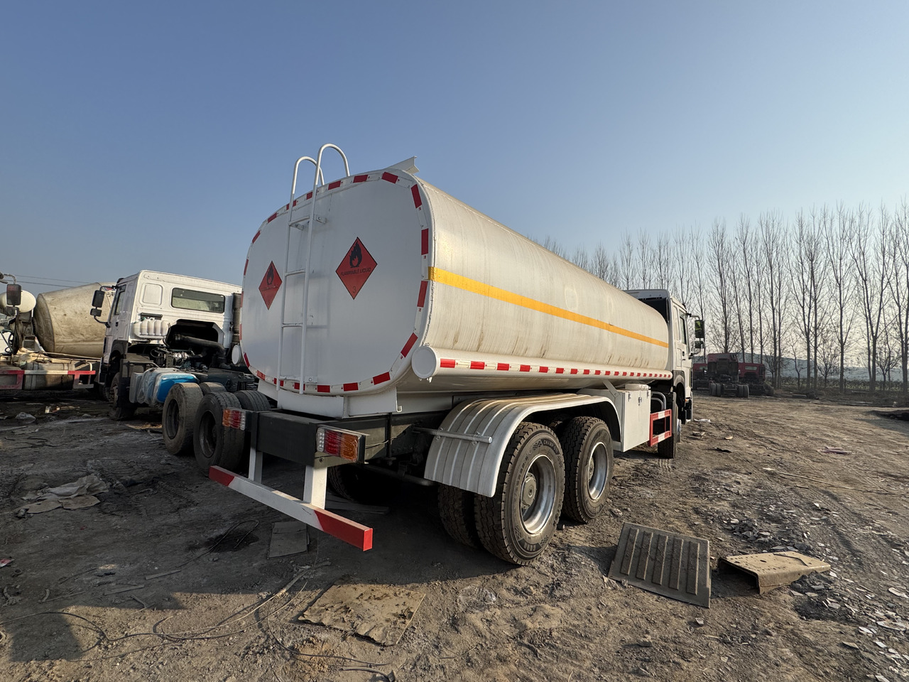 HOWO - Camion cisternă: Foto 3 HOWO - Camion cisternă: Foto 3