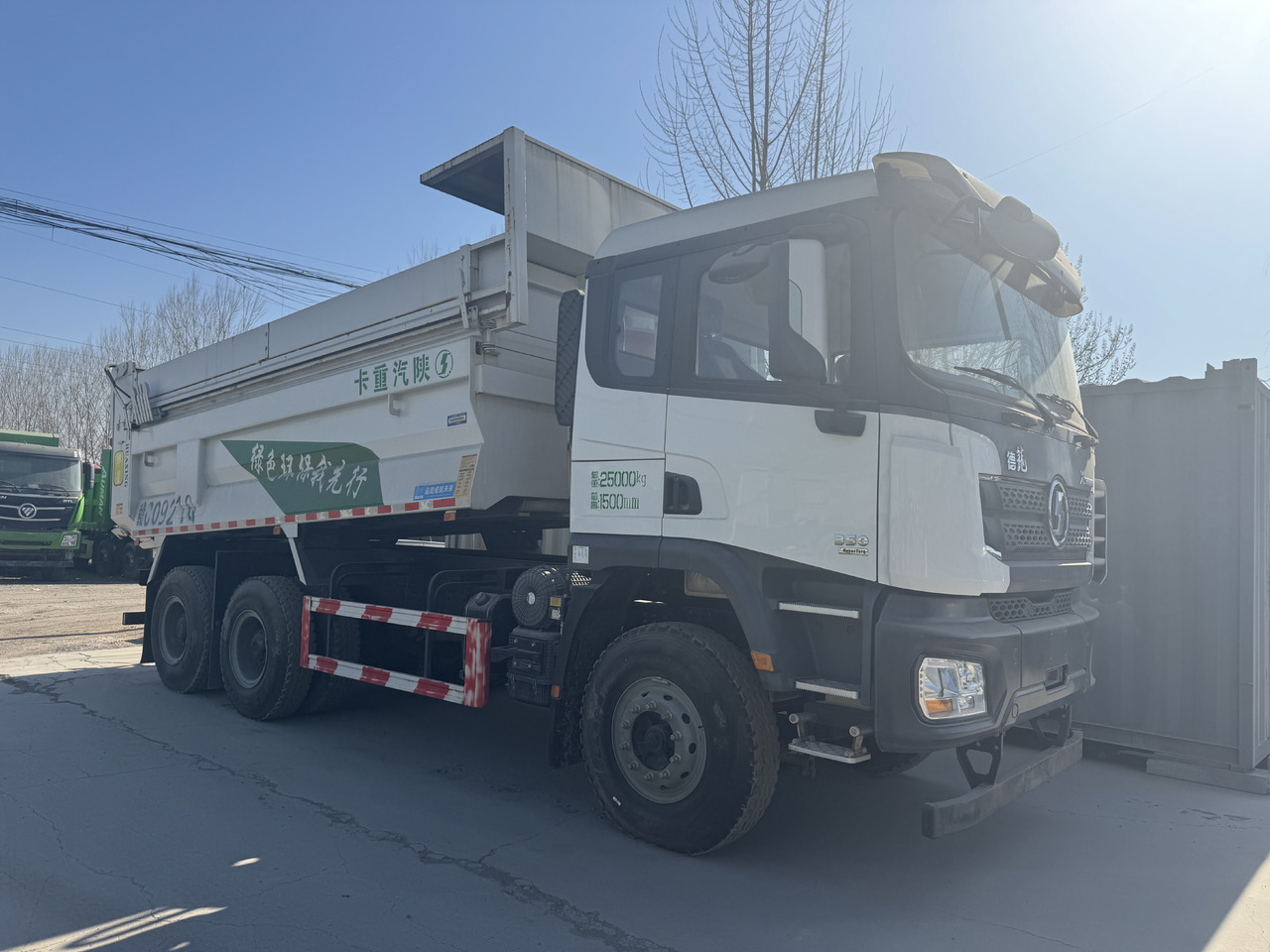 SHACMAN X3000 - Camion basculantă: Foto 1 SHACMAN X3000 - Camion basculantă: Foto 1