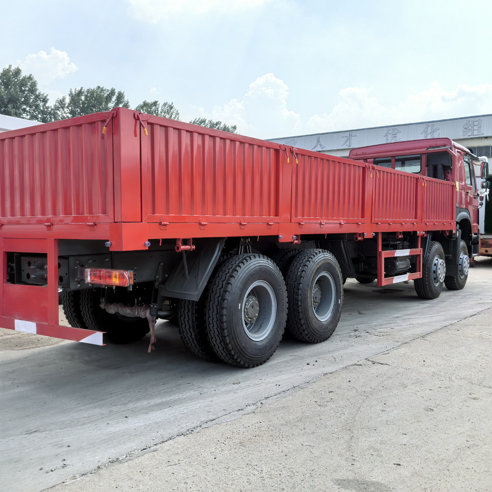 SINOTRUCK HOWO - Camion platformă: Foto 3 SINOTRUCK HOWO - Camion platformă: Foto 3