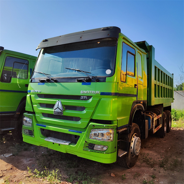 Sinotruck HOWO - Camion basculantă: Foto 1 Sinotruck HOWO - Camion basculantă: Foto 1