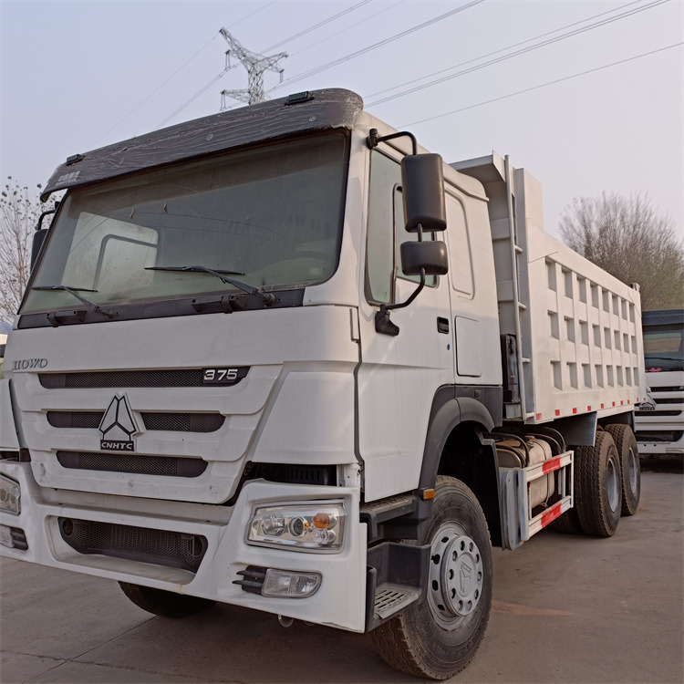 Sinotruck - Camion basculantă: Foto 2 Sinotruck - Camion basculantă: Foto 2