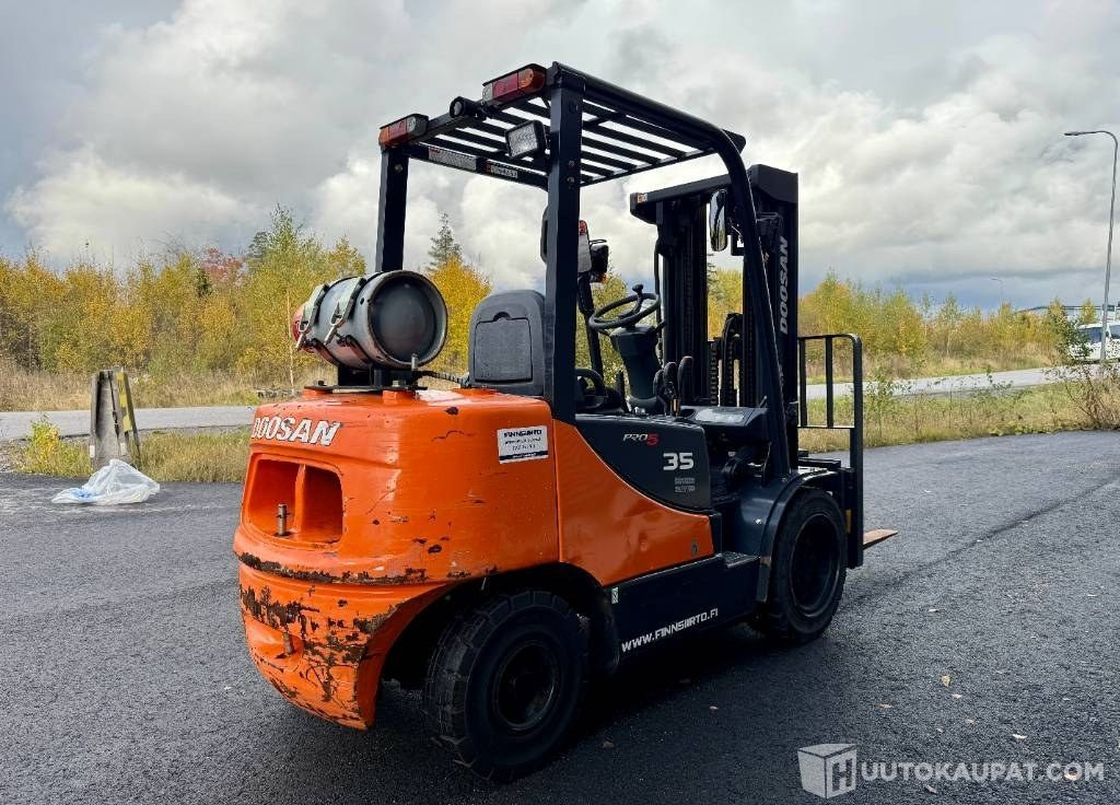 Doosan G 35 C-5, 2009, 3 870 h Kaasutrukki, Lieto - Stivuitor GPL: Foto 4 Doosan G 35 C-5, 2009, 3 870 h Kaasutrukki, Lieto - Stivuitor GPL: Foto 4
