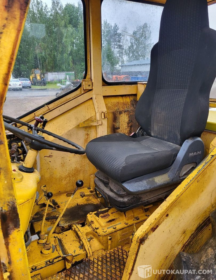 Ford 4550, 1971, Diesel Traktori + etukuormaaja MTK25, Virrat - Tractor agricol: Foto 5 Ford 4550, 1971, Diesel Traktori + etukuormaaja MTK25, Virrat - Tractor agricol: Foto 5