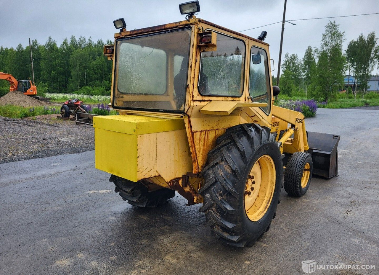 Ford 4550, 1971, Diesel Traktori + etukuormaaja MTK25, Virrat - Tractor agricol: Foto 3 Ford 4550, 1971, Diesel Traktori + etukuormaaja MTK25, Virrat - Tractor agricol: Foto 3