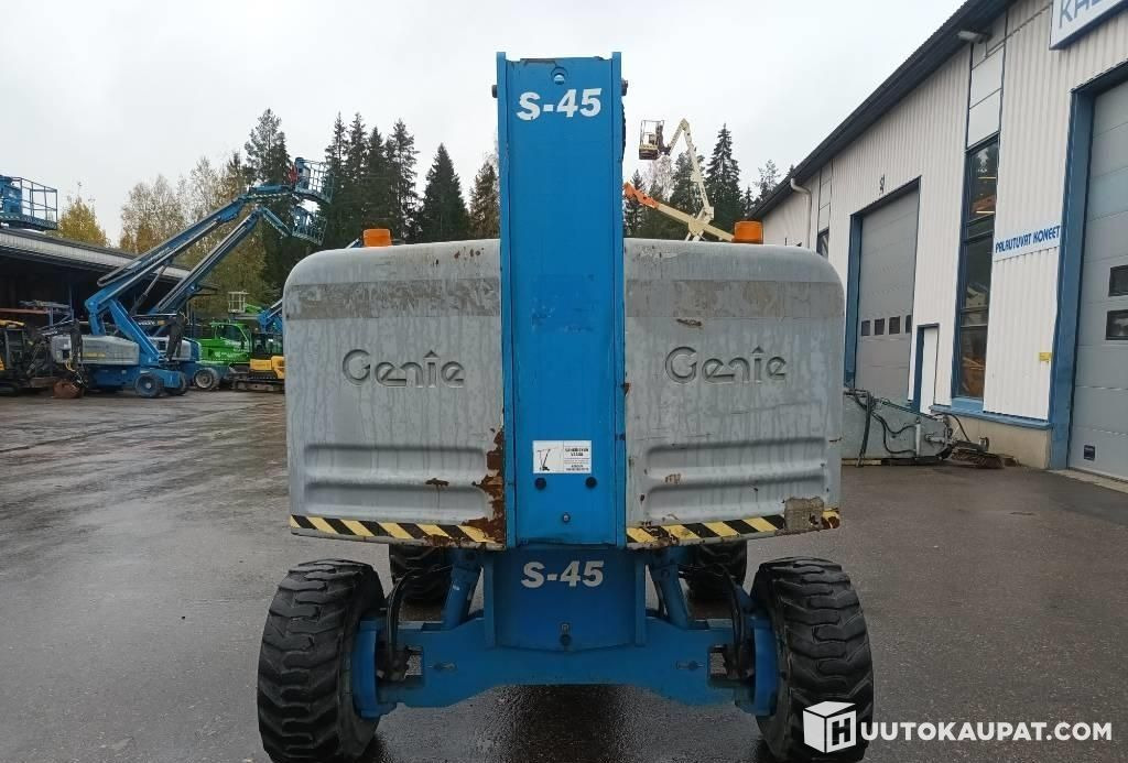 Genie S-45 RT, boom lift, rough-terrain, 2003, Hyvinkää - Nacela telescopica: Foto 4 Genie S-45 RT, boom lift, rough-terrain, 2003, Hyvinkää - Nacela telescopica: Foto 4