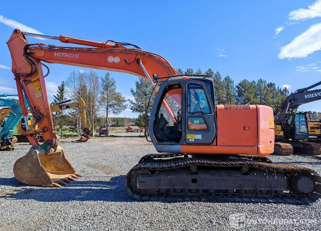 Hitachi ZX 225 US, 2003, 16 156 h Kaivinkone, Kurikka - Excavator pe şenile: Foto 1 Hitachi ZX 225 US, 2003, 16 156 h Kaivinkone, Kurikka - Excavator pe şenile: Foto 1