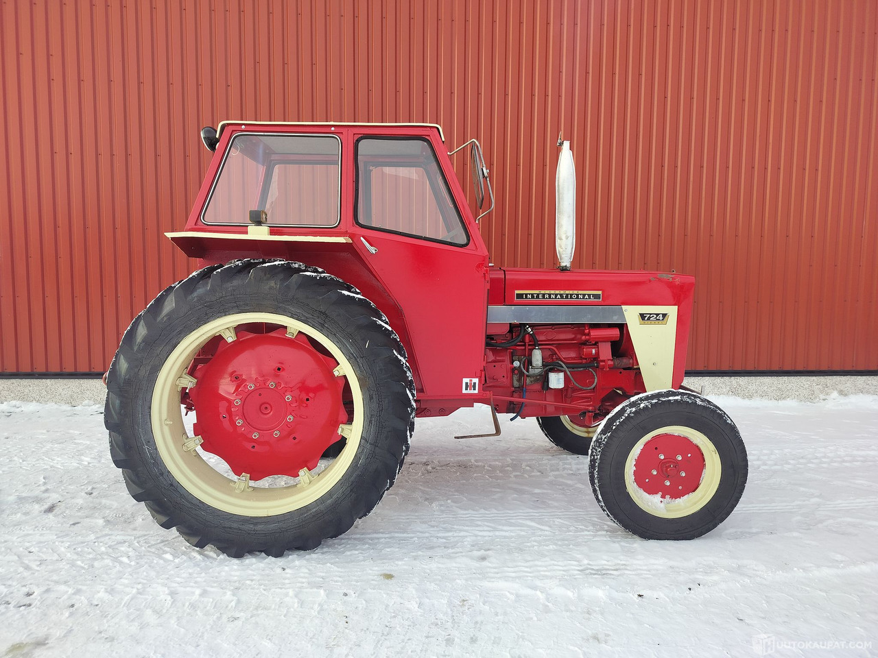 International 724, Oulu - Tractor agricol: Foto 4 International 724, Oulu - Tractor agricol: Foto 4