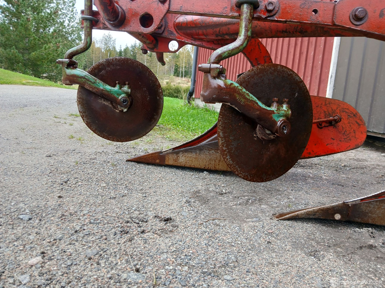 Kverneland 16" 2-siipiset kyntöaurat, Salo - Plug: Foto 3 Kverneland 16" 2-siipiset kyntöaurat, Salo - Plug: Foto 3