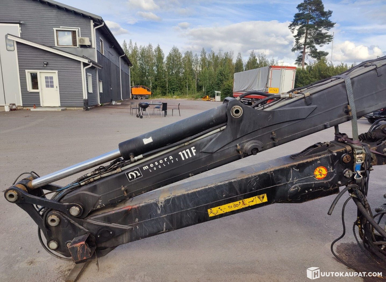 Loglift Mesera / Loglift F111FT Electrically operated log loader crane, 2011, 9,000 h, Hämeenlinna - Macara montată: Foto 4 Loglift Mesera / Loglift F111FT Electrically operated log loader crane, 2011, 9,000 h, Hämeenlinna - Macara montată: Foto 4
