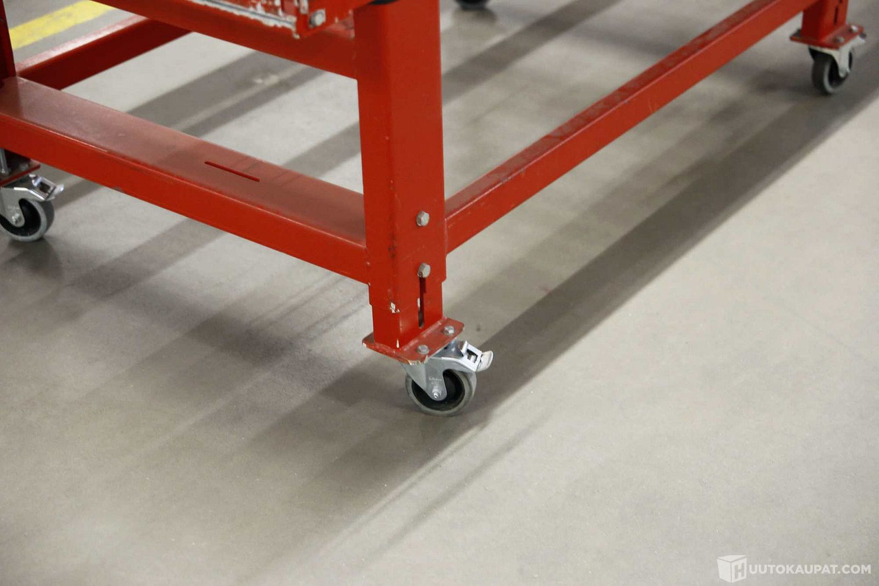 Moottoroitu, liikuteltava rullakuljetin, Ferroplan Oy. LGS6021, Vantaa - Conveior: Foto 4 Moottoroitu, liikuteltava rullakuljetin, Ferroplan Oy. LGS6021, Vantaa - Conveior: Foto 4