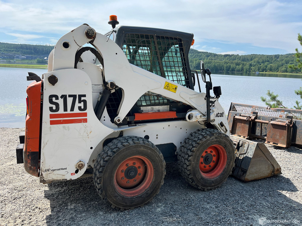 Bobcat S 175, 2005 pienillä tunneilla ja työlaitteilla, Jyväskylä - Utilaje constructii: Foto 3 Bobcat S 175, 2005 pienillä tunneilla ja työlaitteilla, Jyväskylä - Utilaje constructii: Foto 3