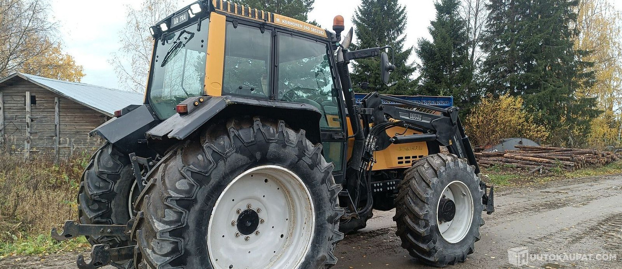 Valtra 8450, 2000, Diesel Traktori, Leppävirta - Tractor agricol: Foto 2 Valtra 8450, 2000, Diesel Traktori, Leppävirta - Tractor agricol: Foto 2