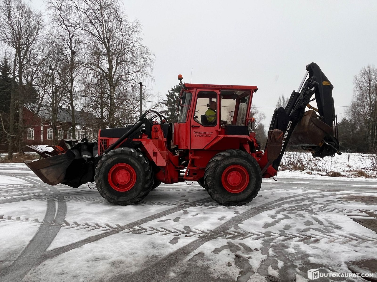 Volvo BM 6300, traktorikaivuri pyörittäjällä ja runsailla lisävarusteilla, 1987, Marttila - Buldoexcavator: Foto 4 Volvo BM 6300, traktorikaivuri pyörittäjällä ja runsailla lisävarusteilla, 1987, Marttila - Buldoexcavator: Foto 4
