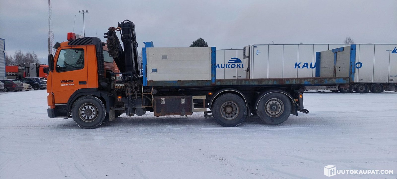 Volvo FM7, 1999, Kajaani - Camion platformă, Camion cu macara: Foto 4 Volvo FM7, 1999, Kajaani - Camion platformă, Camion cu macara: Foto 4