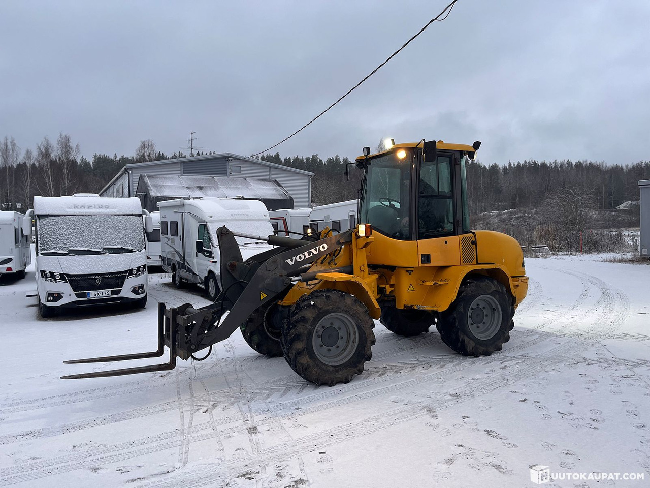 Volvo L35B Pro, pyöräkuormaaja avattavalla kauhalla ja piikeillä, 2005, Vihti - Încărcător frontal pe pneuri: Foto 2 Volvo L35B Pro, pyöräkuormaaja avattavalla kauhalla ja piikeillä, 2005, Vihti - Încărcător frontal pe pneuri: Foto 2