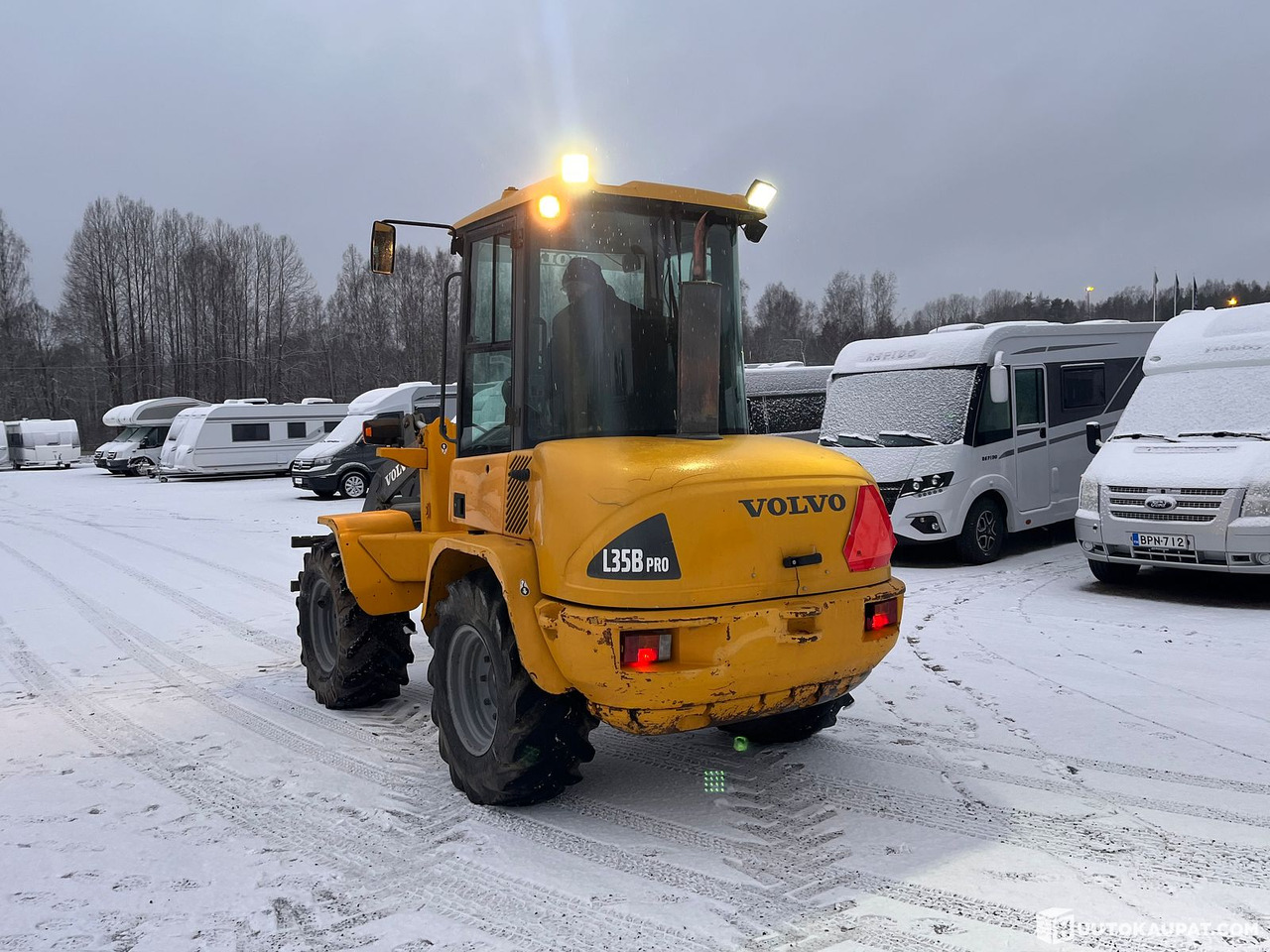 Volvo L35B Pro, pyöräkuormaaja avattavalla kauhalla ja piikeillä, 2005, Vihti - Încărcător frontal pe pneuri: Foto 4 Volvo L35B Pro, pyöräkuormaaja avattavalla kauhalla ja piikeillä, 2005, Vihti - Încărcător frontal pe pneuri: Foto 4