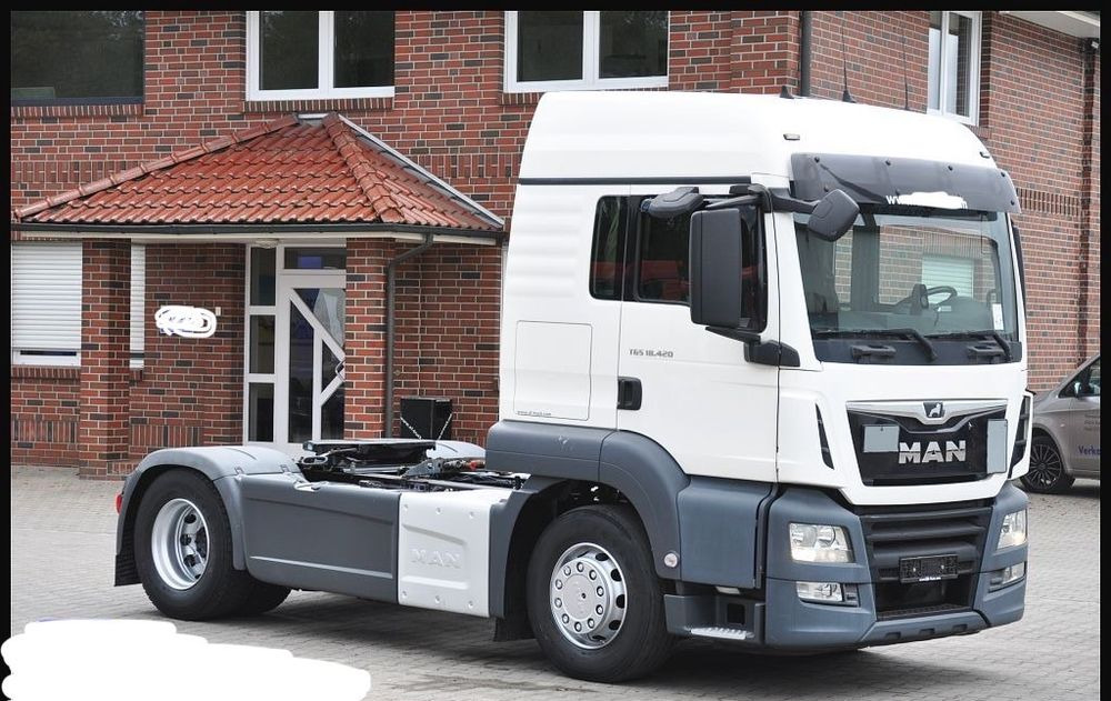 MAN TGS 18.420 2019 NAUKA JAZDY POLIFT ELKA AUTOMAT 4x2 STANDARD 315/70r22.5 SUPER STAN TGX 470 460 420 430 500 510 400 360 410 - Cap tractor: Foto 4 MAN TGS 18.420 2019 NAUKA JAZDY POLIFT ELKA AUTOMAT 4x2 STANDARD 315/70r22.5 SUPER STAN TGX 470 460 420 430 500 510 400 360 410 - Cap tractor: Foto 4