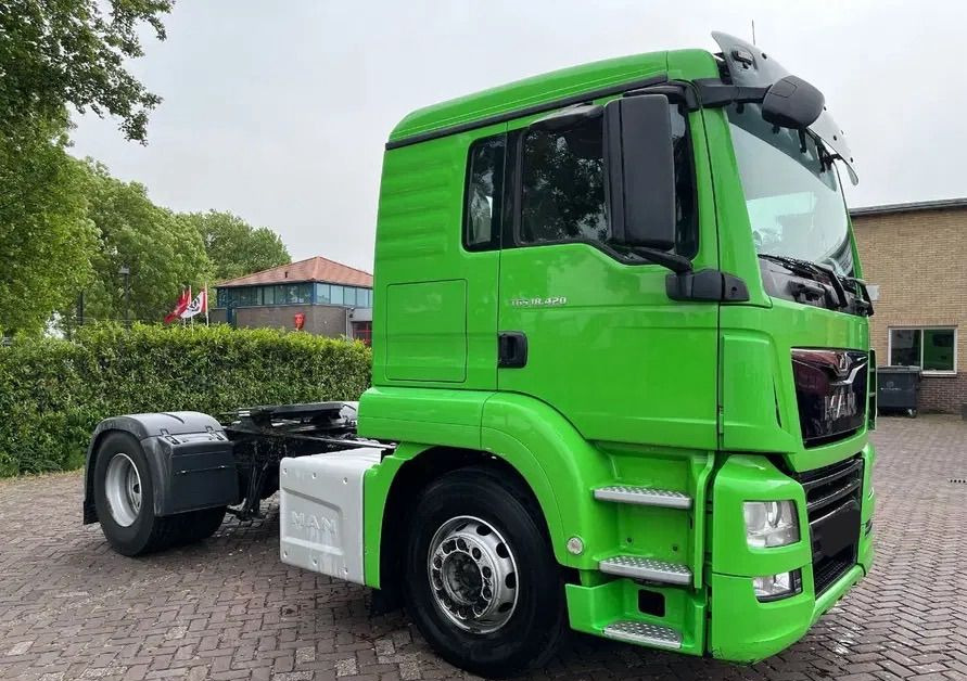 MAN TGS 18.420 NAUKA JAZDY POLIFT ELKA AUTOMAT 4x2 STANDARD 315/70r22.5 SUPER STAN TGX 470 460 420 430 500 510 400 360 410 - Cap tractor: Foto 1 MAN TGS 18.420 NAUKA JAZDY POLIFT ELKA AUTOMAT 4x2 STANDARD 315/70r22.5 SUPER STAN TGX 470 460 420 430 500 510 400 360 410 - Cap tractor: Foto 1