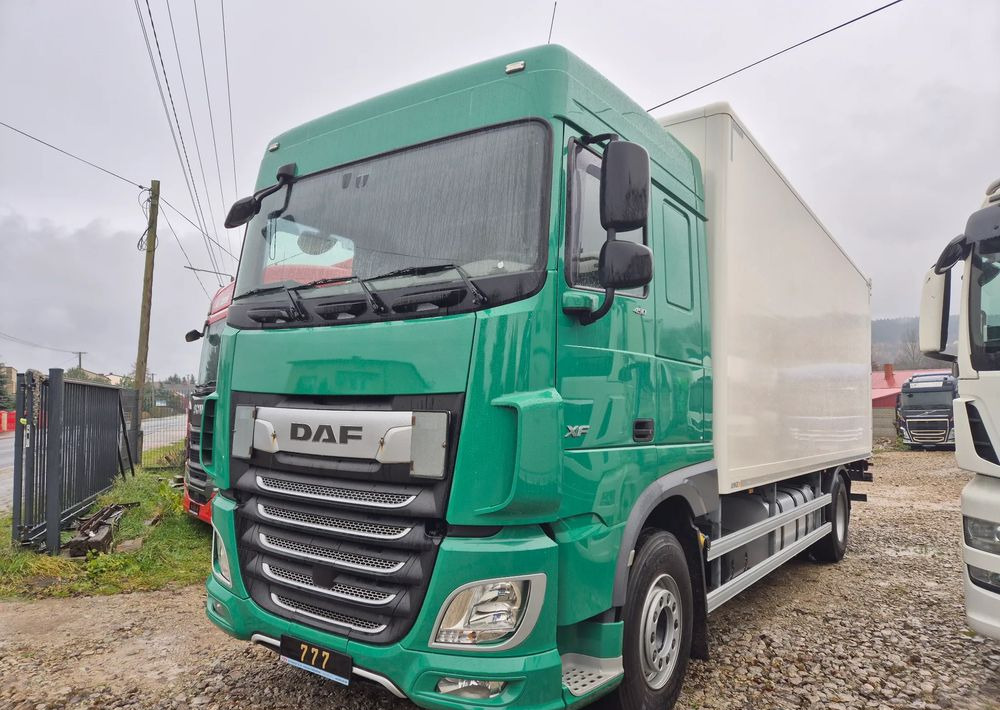 DAF XF ORYGINALNY PRZEBIEG z Niemiec / TANDEM ZESTAW PRZEJAZDOWY Z WINDĄ - Camion furgon: Foto 1 DAF XF ORYGINALNY PRZEBIEG z Niemiec / TANDEM ZESTAW PRZEJAZDOWY Z WINDĄ - Camion furgon: Foto 1