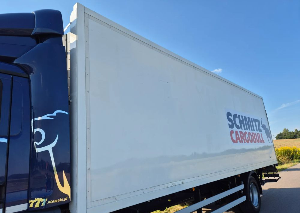 MAN TGM 18.250 Carrier 1950 D/E z Holandii / TOP STAN / 7.5m / 18 palet / winda + drzwi boczne / OKAZJA - Camion frigider: Foto 2 MAN TGM 18.250 Carrier 1950 D/E z Holandii / TOP STAN / 7.5m / 18 palet / winda + drzwi boczne / OKAZJA - Camion frigider: Foto 2