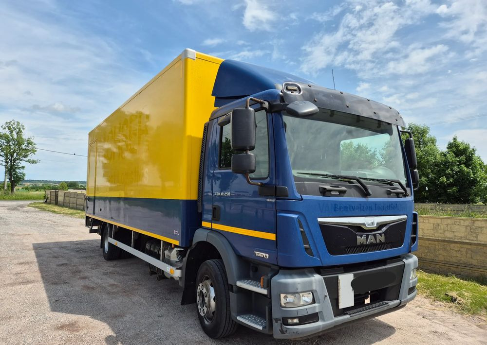 MAN TGM TGL 12.250 z Holandii KLIMA 7.2m AUTOMAT WINDA TOP CENA euro 6 nauka jazdy ESP ASR - Camion furgon: Foto 1 MAN TGM TGL 12.250 z Holandii KLIMA 7.2m AUTOMAT WINDA TOP CENA euro 6 nauka jazdy ESP ASR - Camion furgon: Foto 1