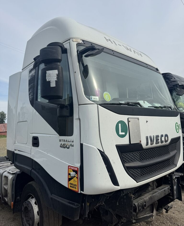 IVECO STRALIS HI-WAY E6 truck - Cabină pentru Camion: Foto 4 IVECO STRALIS HI-WAY E6 truck - Cabină pentru Camion: Foto 4