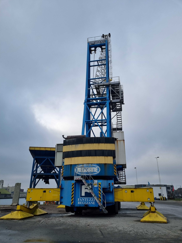 Fantuzzi MHC 130 - Echipament portuar: Foto 3 Fantuzzi MHC 130 - Echipament portuar: Foto 3