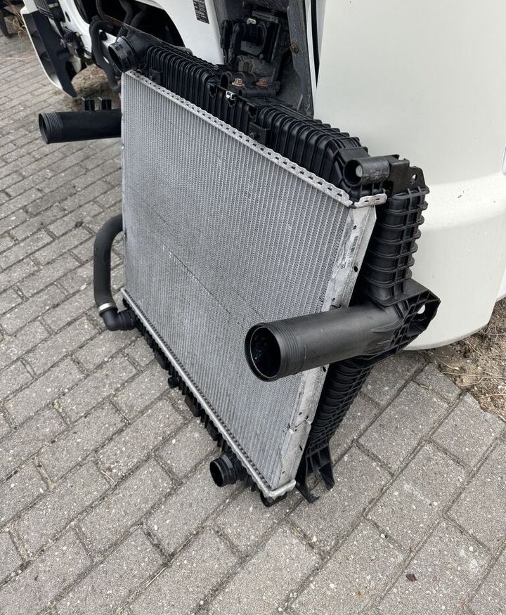 Mercedes-Benz Atego 3 E6 - Intercooler pentru Camion: Foto 3 Mercedes-Benz Atego 3 E6 - Intercooler pentru Camion: Foto 3
