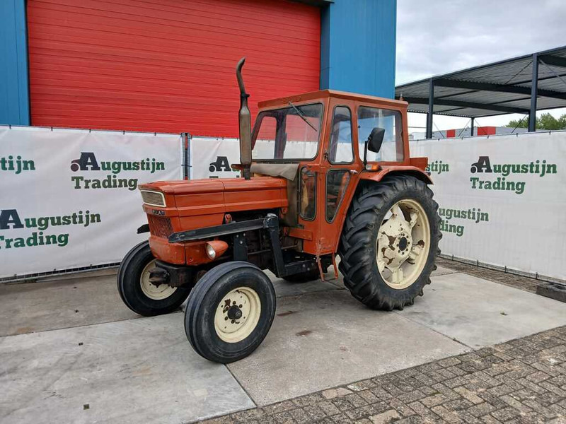 Fiat 640/8 - Tractor agricol: Foto 1 Fiat 640/8 - Tractor agricol: Foto 1