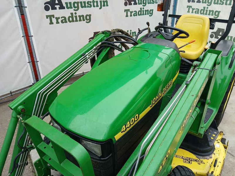 John Deere 4400 - Tractor agricol: Foto 4 John Deere 4400 - Tractor agricol: Foto 4