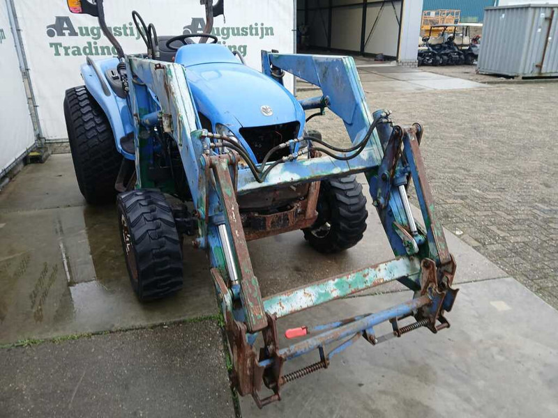 New Holland TC 40 - Tractor agricol: Foto 4 New Holland TC 40 - Tractor agricol: Foto 4