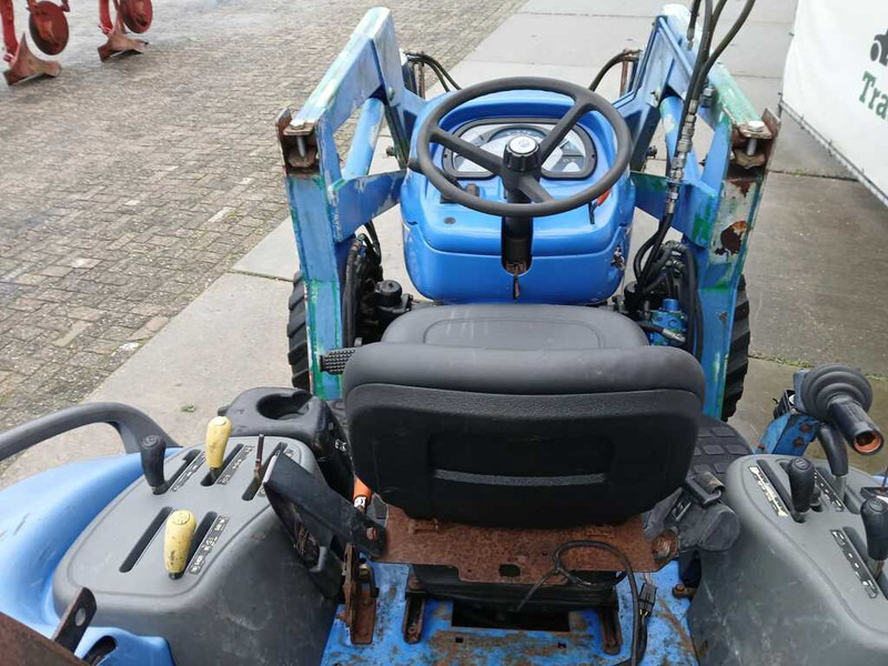 New Holland TC 40 - Tractor agricol: Foto 5 New Holland TC 40 - Tractor agricol: Foto 5