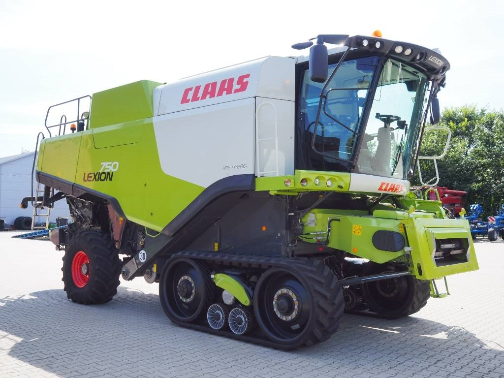 Claas Lexion 750TT + V900 - Combină de recoltat cereale: Foto 4 Claas Lexion 750TT + V900 - Combină de recoltat cereale: Foto 4