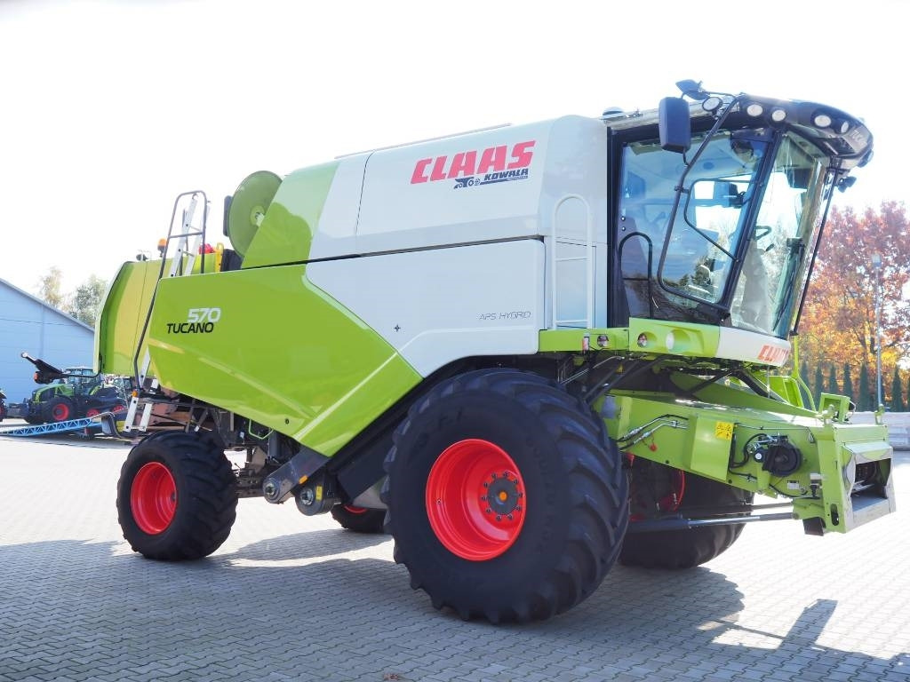 Claas Tucano 570 GPS + V770 - Combină de recoltat cereale: Foto 4 Claas Tucano 570 GPS + V770 - Combină de recoltat cereale: Foto 4