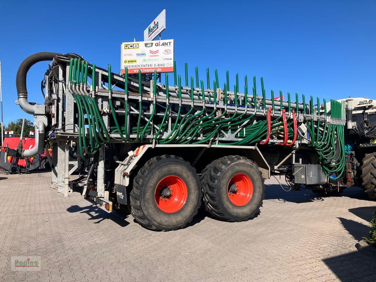 CLAAS Xerion 4000 Saddle Trac Gülletechnik - Tractor agricol: Foto 5 CLAAS Xerion 4000 Saddle Trac Gülletechnik - Tractor agricol: Foto 5