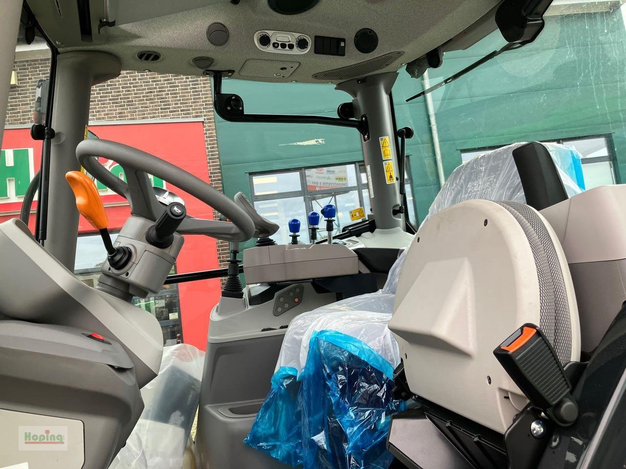 Tractor agricol nou Deutz-Fahr 6125C TTV STAGE V: Foto 11 Tractor agricol nou Deutz-Fahr 6125C TTV STAGE V: Foto 11