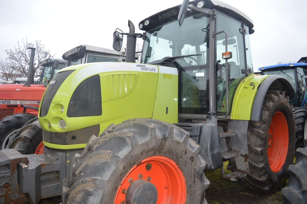 CLAAS Ares 697 ATZ - Tractor agricol: Foto 2 CLAAS Ares 697 ATZ - Tractor agricol: Foto 2
