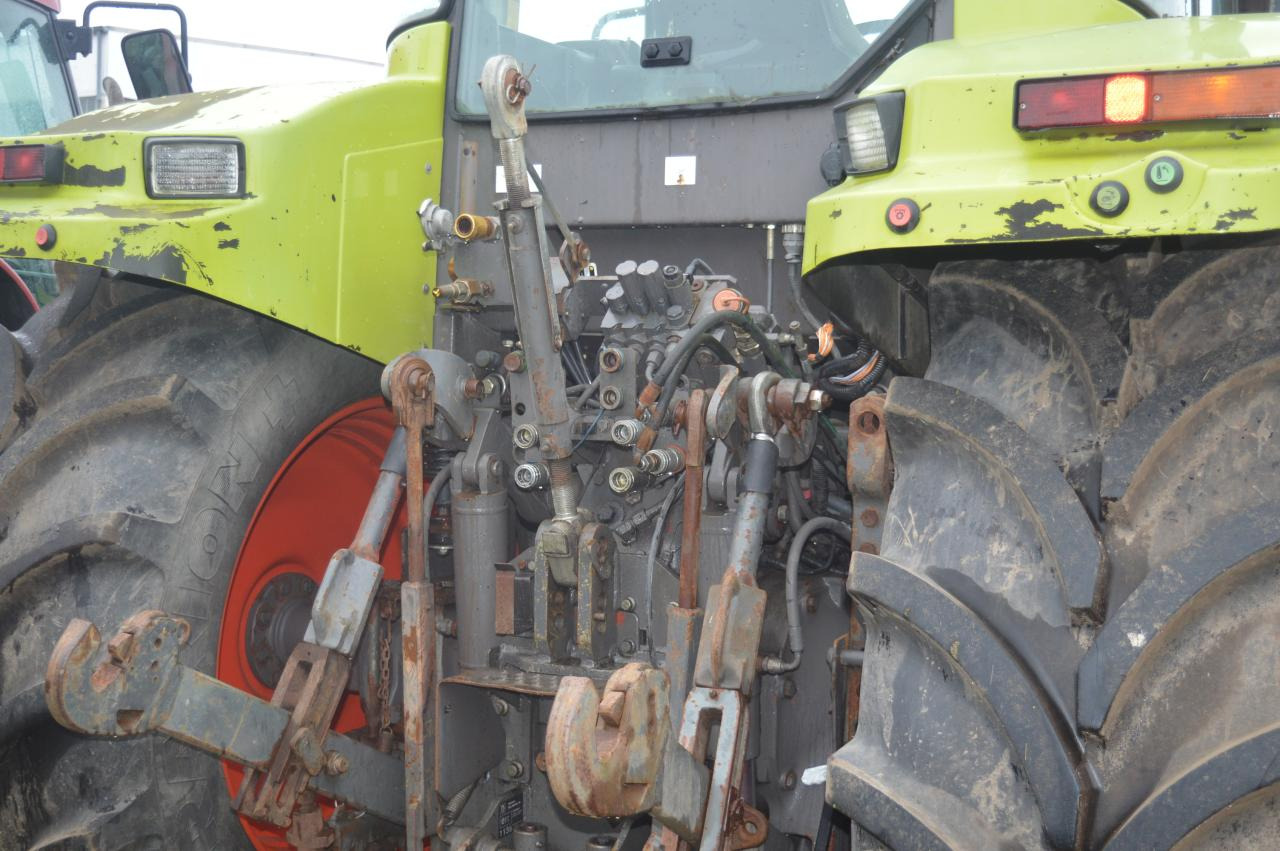 CLAAS Ares 697 ATZ - Tractor agricol: Foto 3 CLAAS Ares 697 ATZ - Tractor agricol: Foto 3
