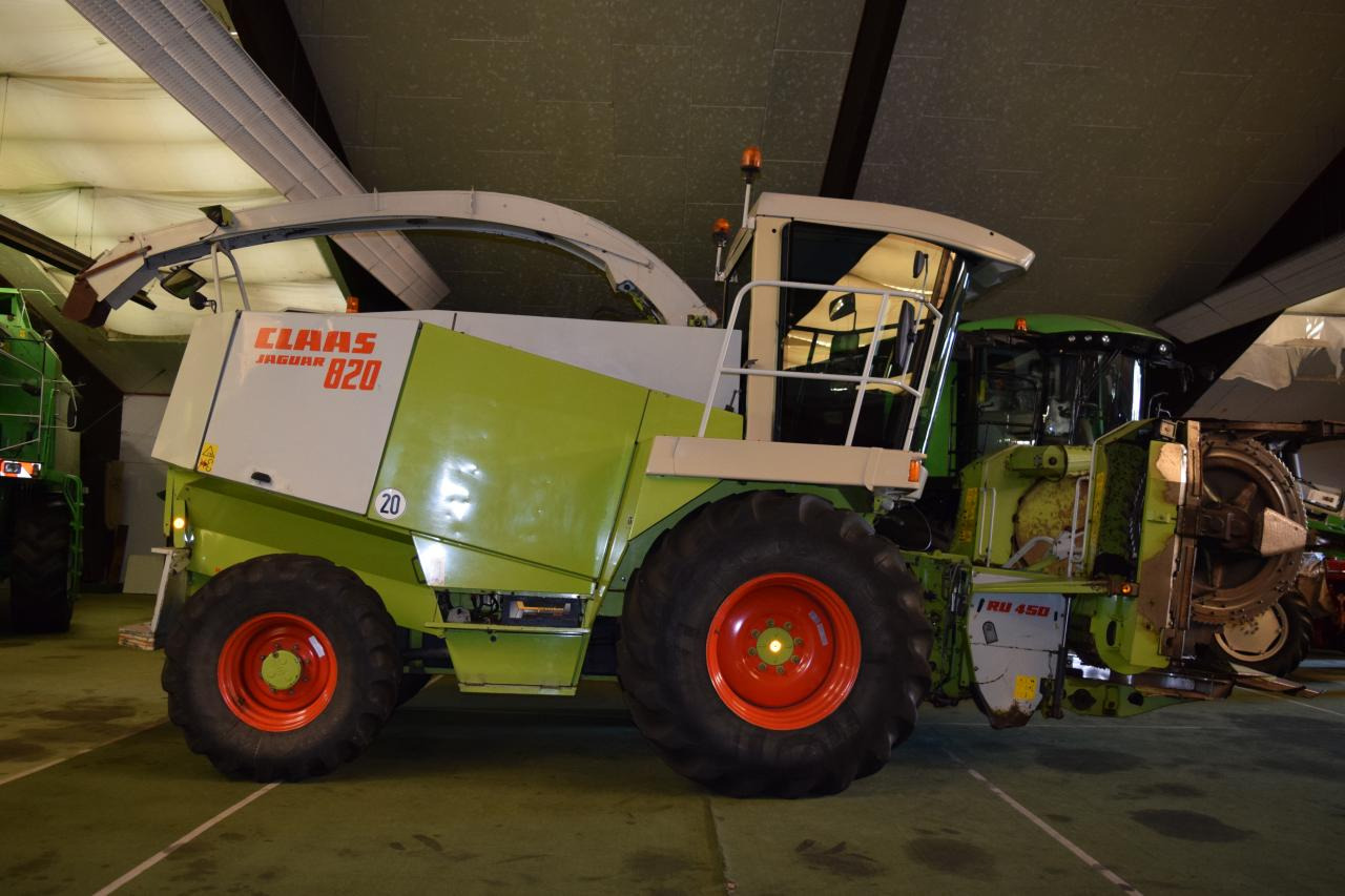 CLAAS Jaguar 820 - Combină de Recoltat Furaj: Foto 3 CLAAS Jaguar 820 - Combină de Recoltat Furaj: Foto 3