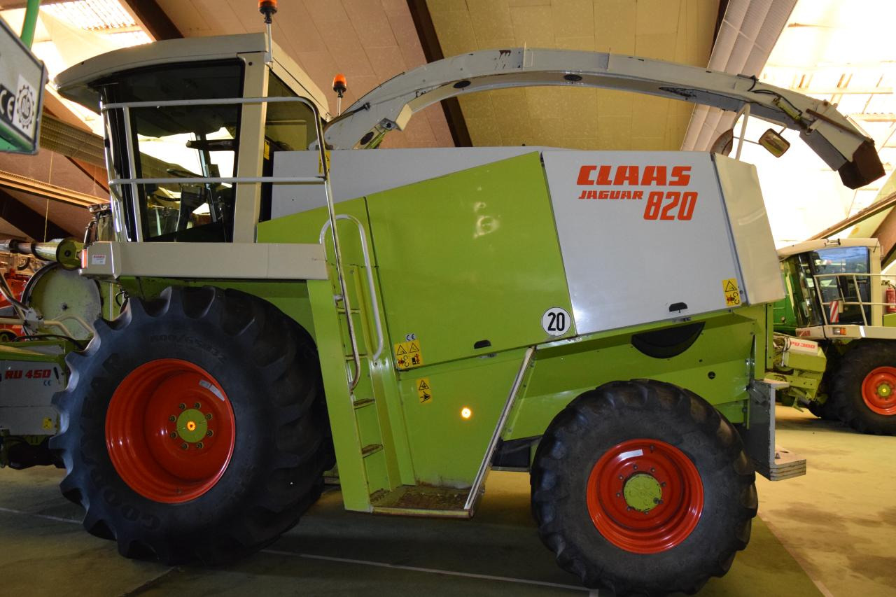 CLAAS Jaguar 820 - Combină de Recoltat Furaj: Foto 2 CLAAS Jaguar 820 - Combină de Recoltat Furaj: Foto 2