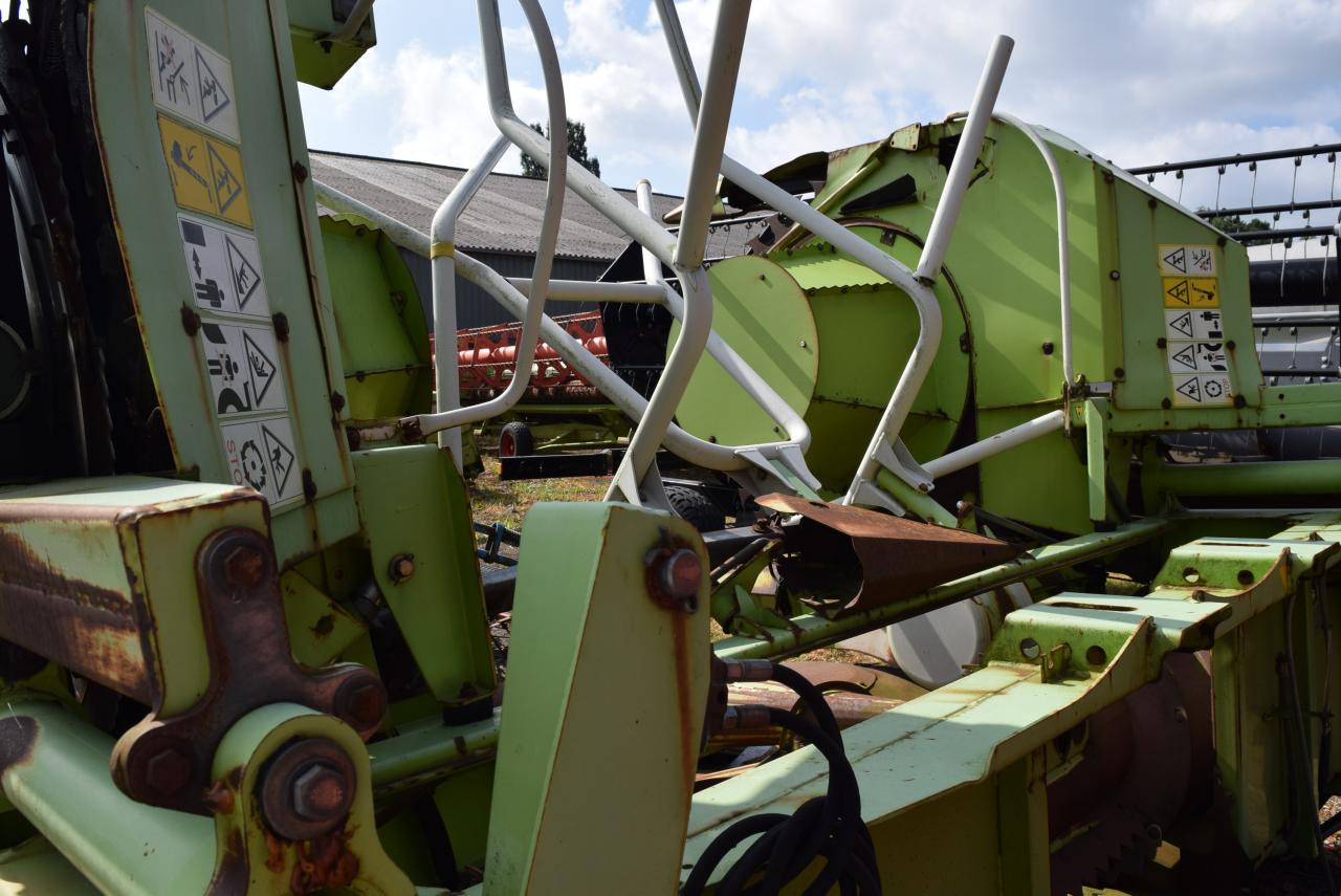 CLAAS RU 600 - Heder de recoltat porumb: Foto 3 CLAAS RU 600 - Heder de recoltat porumb: Foto 3