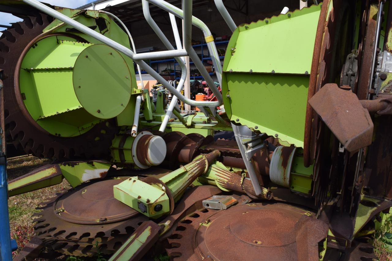 CLAAS RU 600 - Heder de recoltat porumb: Foto 4 CLAAS RU 600 - Heder de recoltat porumb: Foto 4