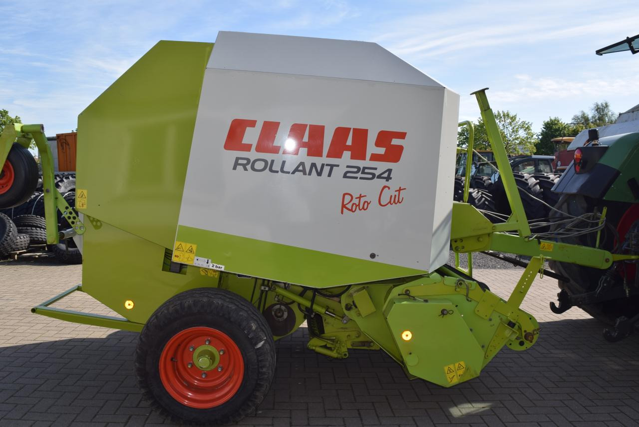 CLAAS Rollant 254 RC - Presă baloţi rotunzi: Foto 2 CLAAS Rollant 254 RC - Presă baloţi rotunzi: Foto 2