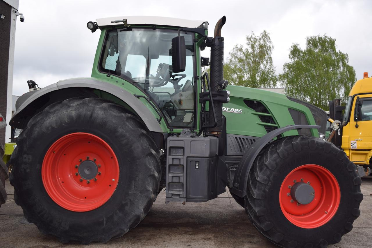 Fendt 826 Vario SCR ProfiPlus - Tractor agricol: Foto 4 Fendt 826 Vario SCR ProfiPlus - Tractor agricol: Foto 4