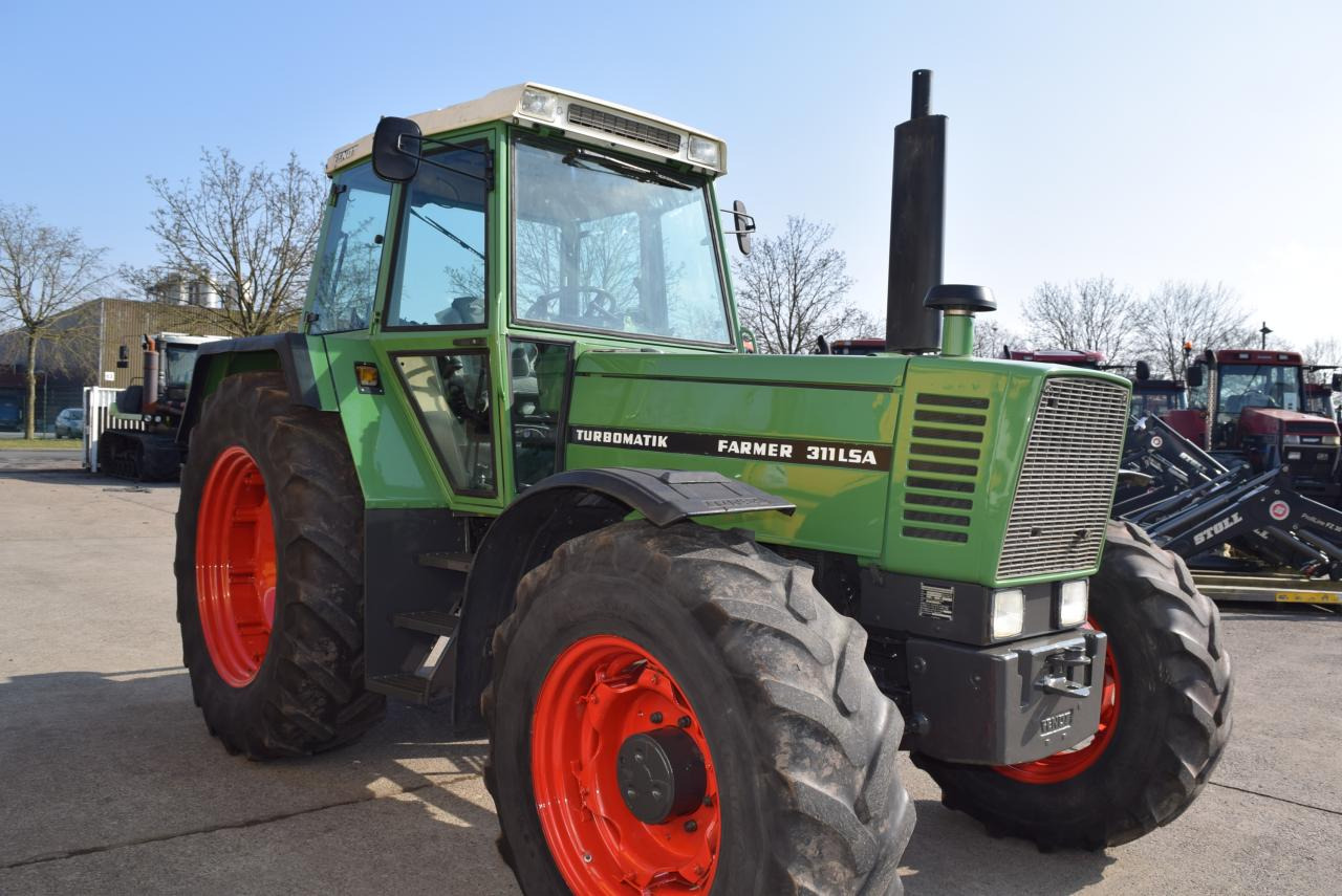 Fendt Farmer 311 LSA - Tractor agricol: Foto 1 Fendt Farmer 311 LSA - Tractor agricol: Foto 1