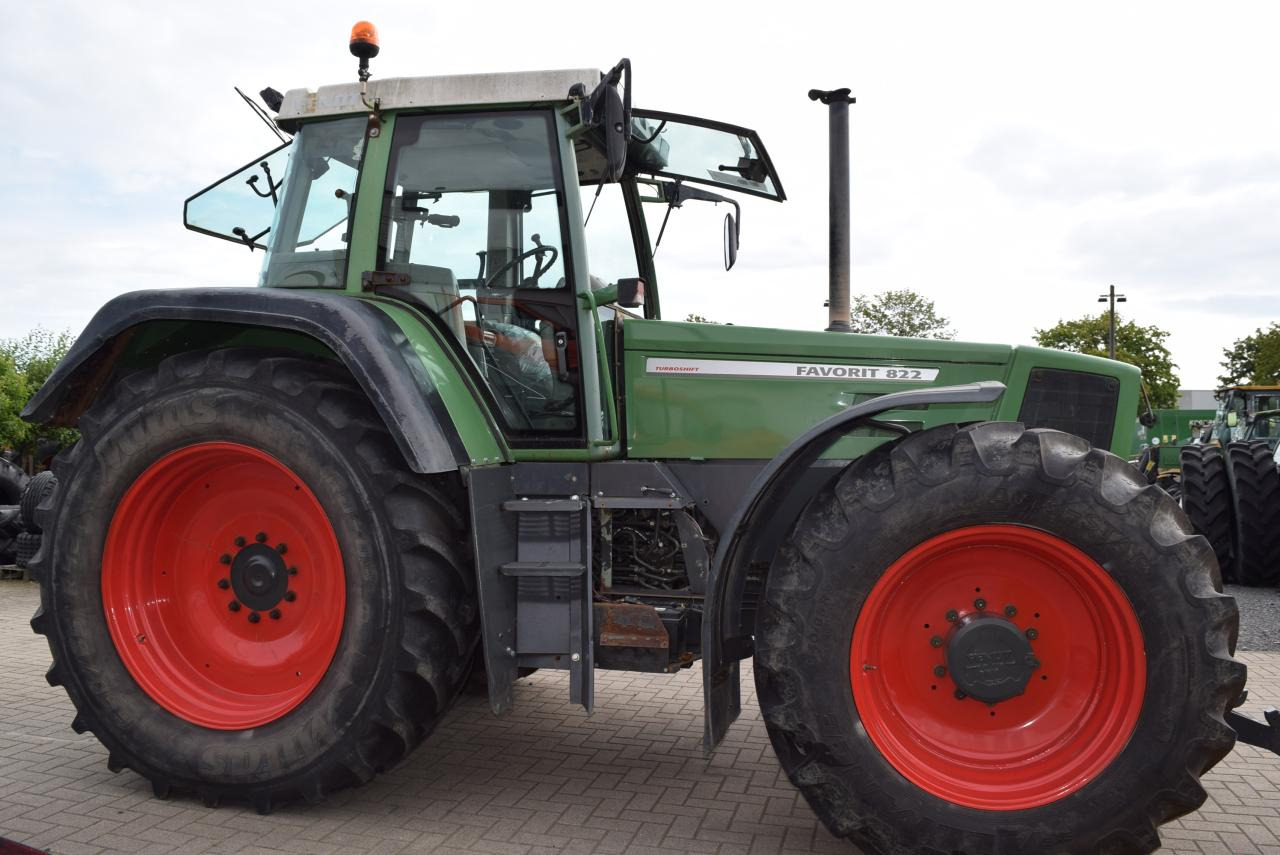 Fendt Favorit 822 - Tractor agricol: Foto 2 Fendt Favorit 822 - Tractor agricol: Foto 2