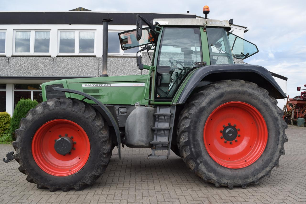 Fendt Favorit 822 - Tractor agricol: Foto 1 Fendt Favorit 822 - Tractor agricol: Foto 1