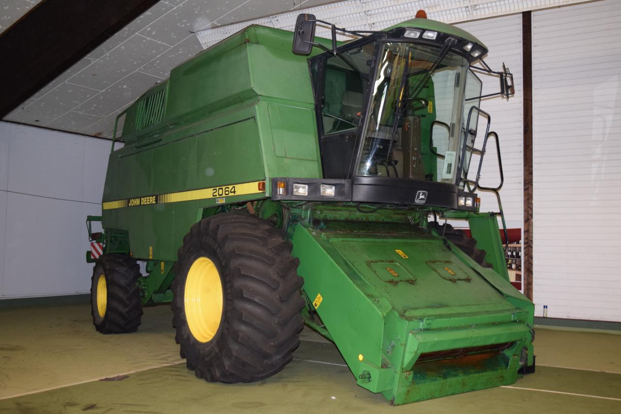 John Deere 2064 - Combină de recoltat cereale: Foto 2 John Deere 2064 - Combină de recoltat cereale: Foto 2